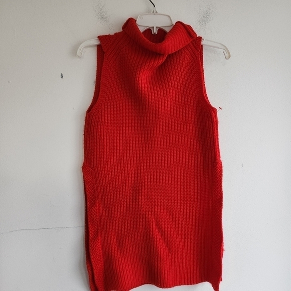 Wilfred Aritzia Red Durandal 100% Wool Sleeveless Mock Neck Tunic Sweater sz XXS - Picture 3 of 8